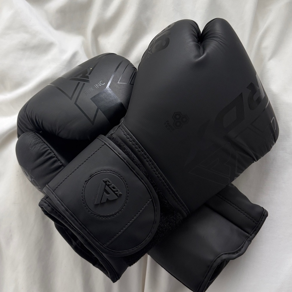 Boxing gloves 🥊 - Picture 5 of 5